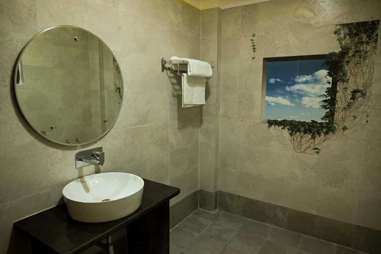 Hotel Golden Bliss Bhopal Zewnętrze zdjęcie